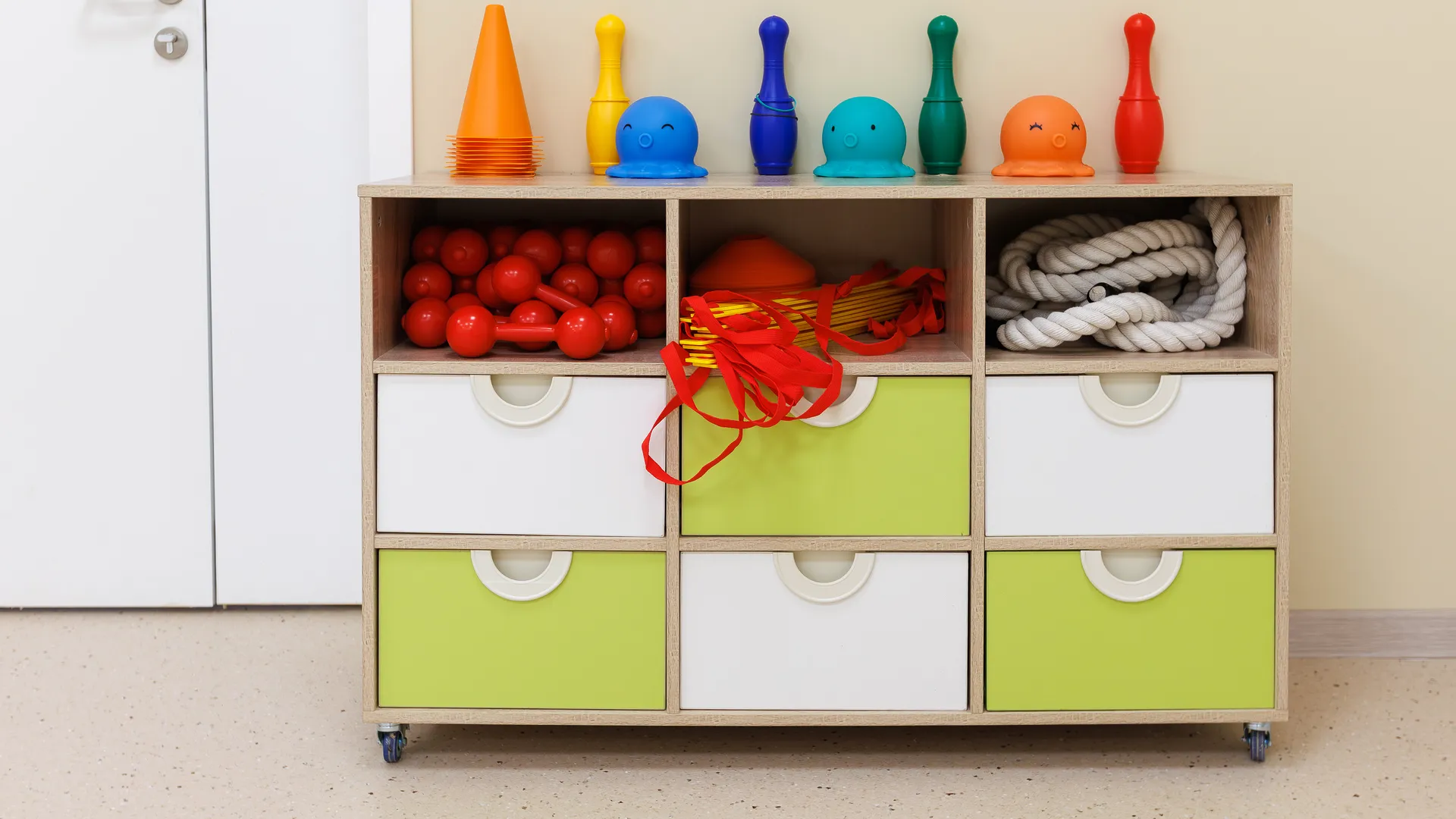 Спортивный зал детского сада «Золотой ключик» СОШ №14 в Мытищах после капитального ремонта