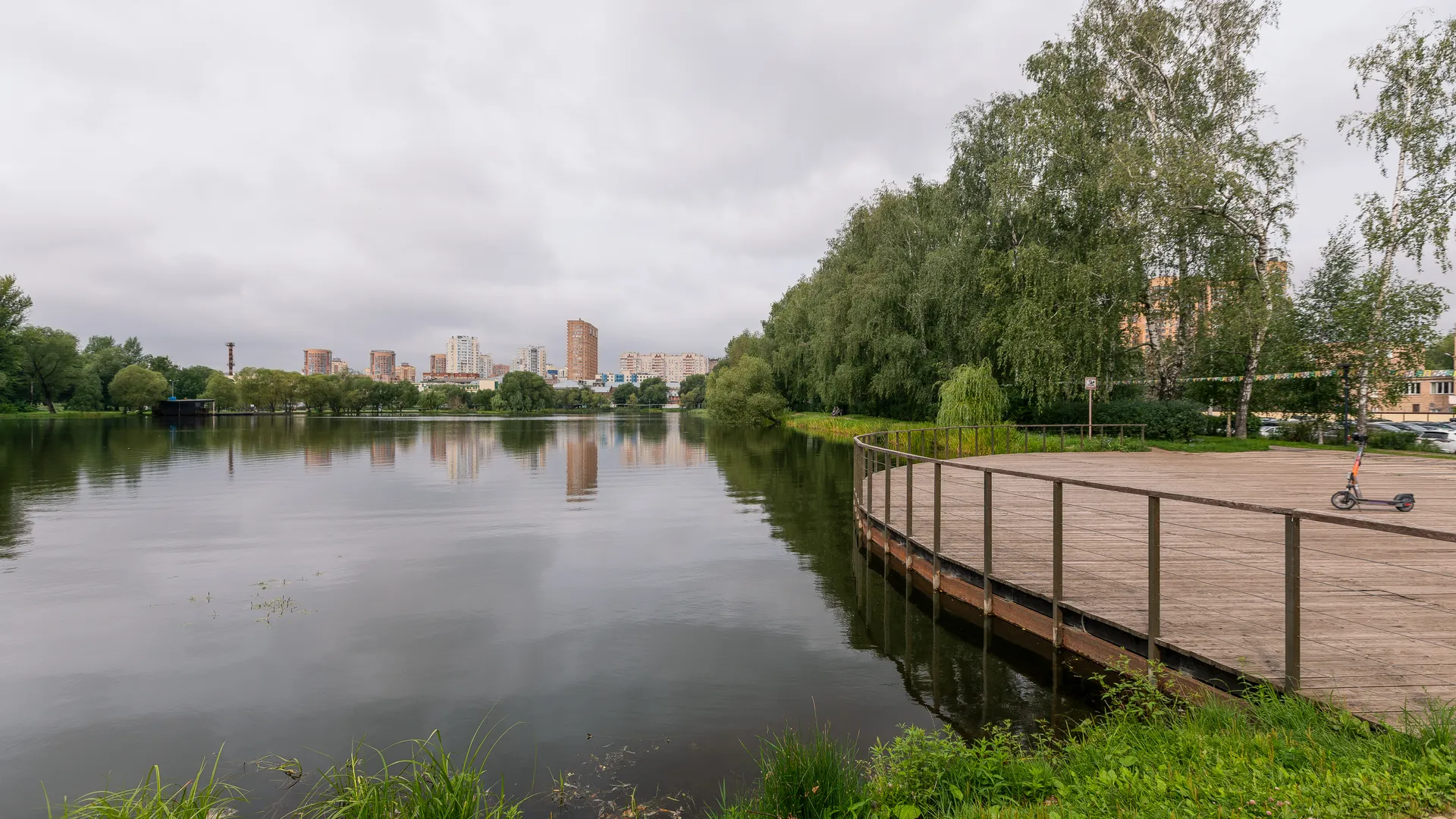 Парк «Фабричный пруд» в Реутове. Лето