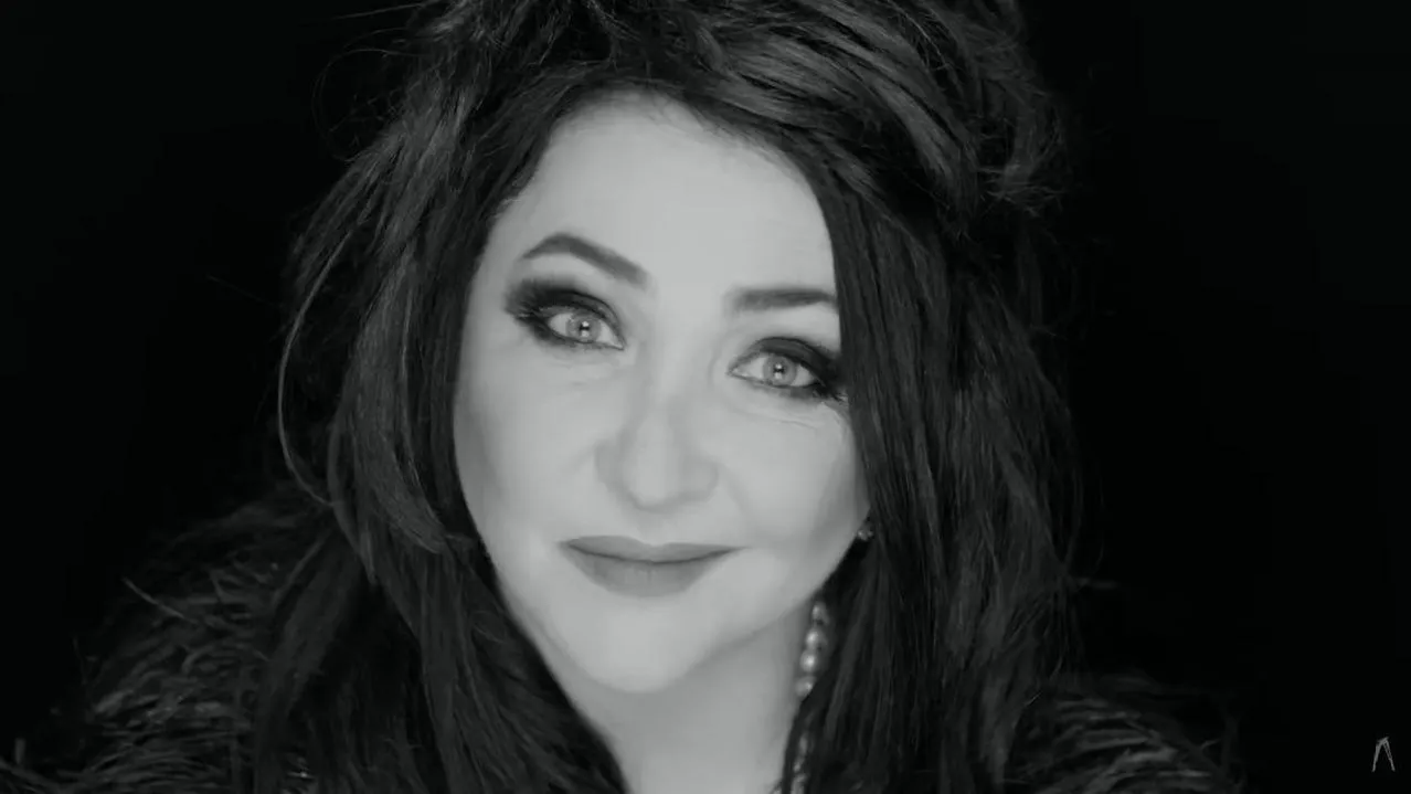 Кадр из клипа «Раневская»