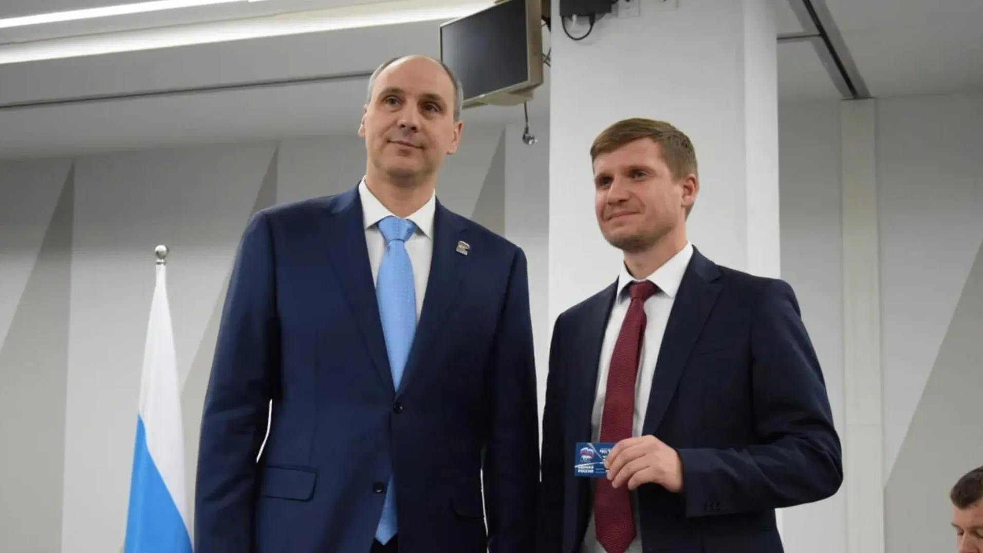 Денис Паслер (слева) и Денис Чегаев (справа) Фото: Пресс-служба свердловского реготделения «Единой России»