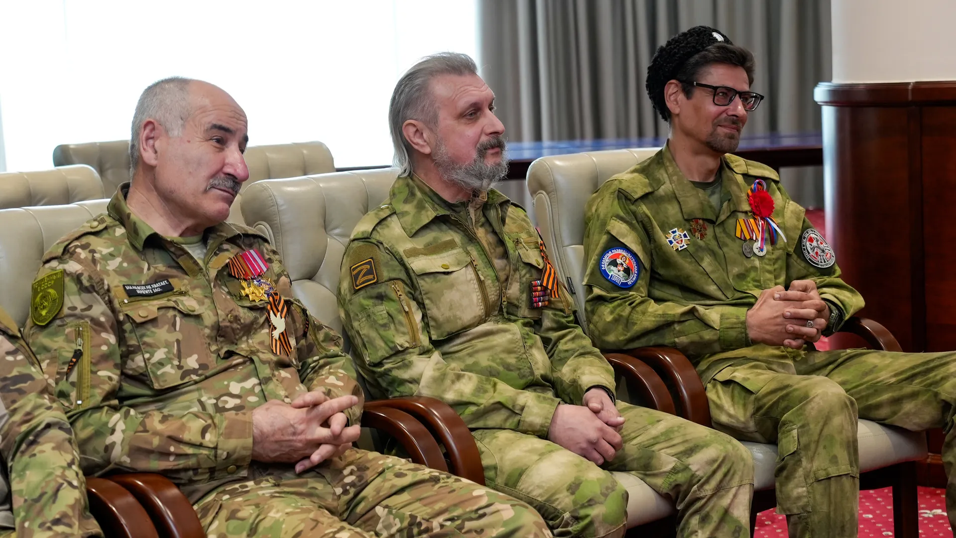 Вручение госнаград подмосковным добровольцам из отряда БАРС