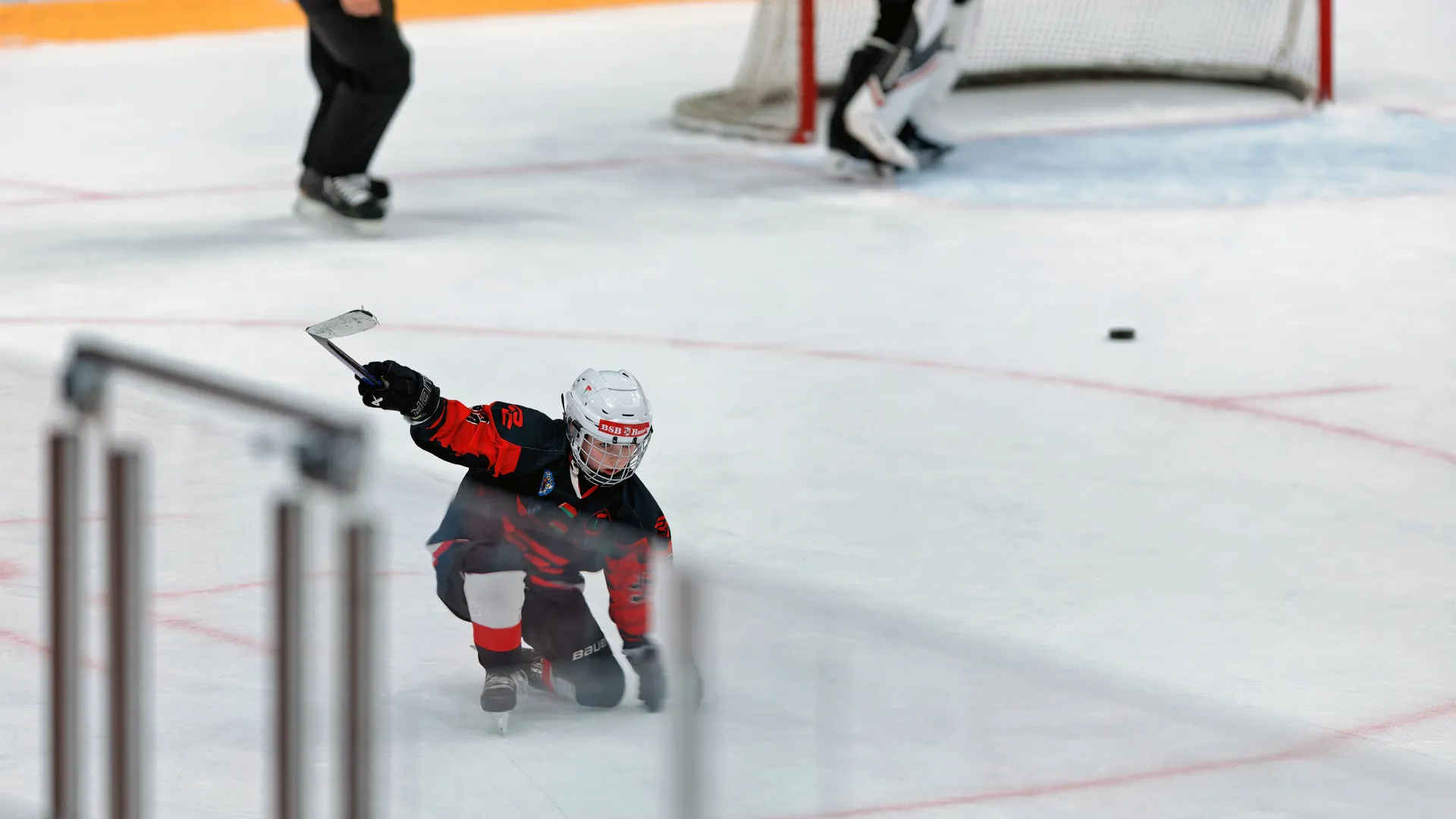 Хоккейный матч за бронзовую медаль в Кубке Ю. Ляпкина между «Динамо Джуниверс» и Школой им. Р. Салея из Белоруссии