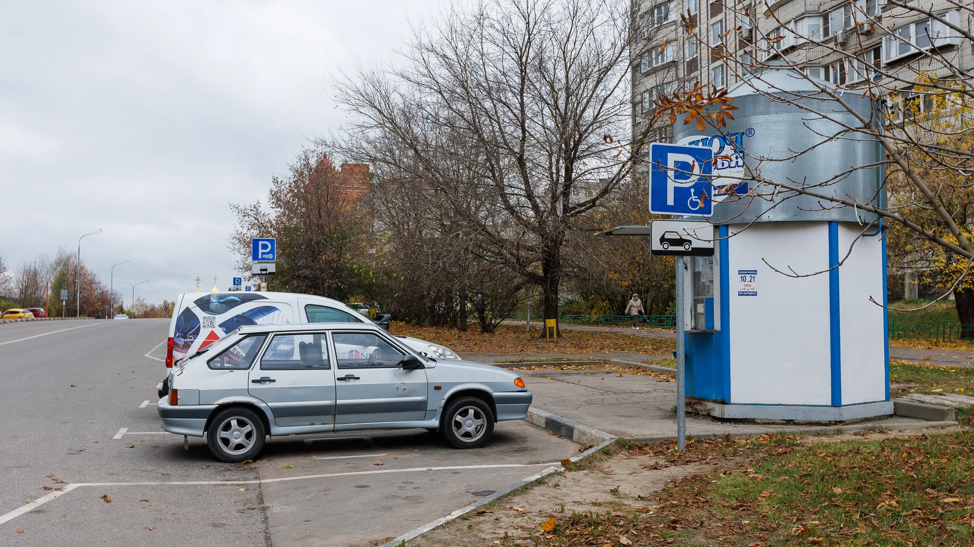Платная парковка в Дзержинском на улице Угрешской