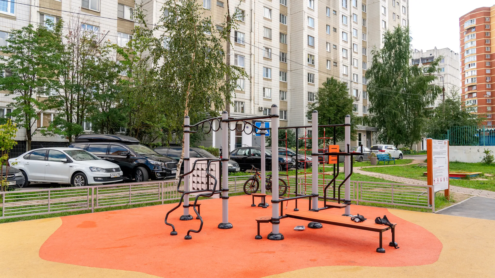 Новая детская игровая площадка на улице Текстильной в Лобне