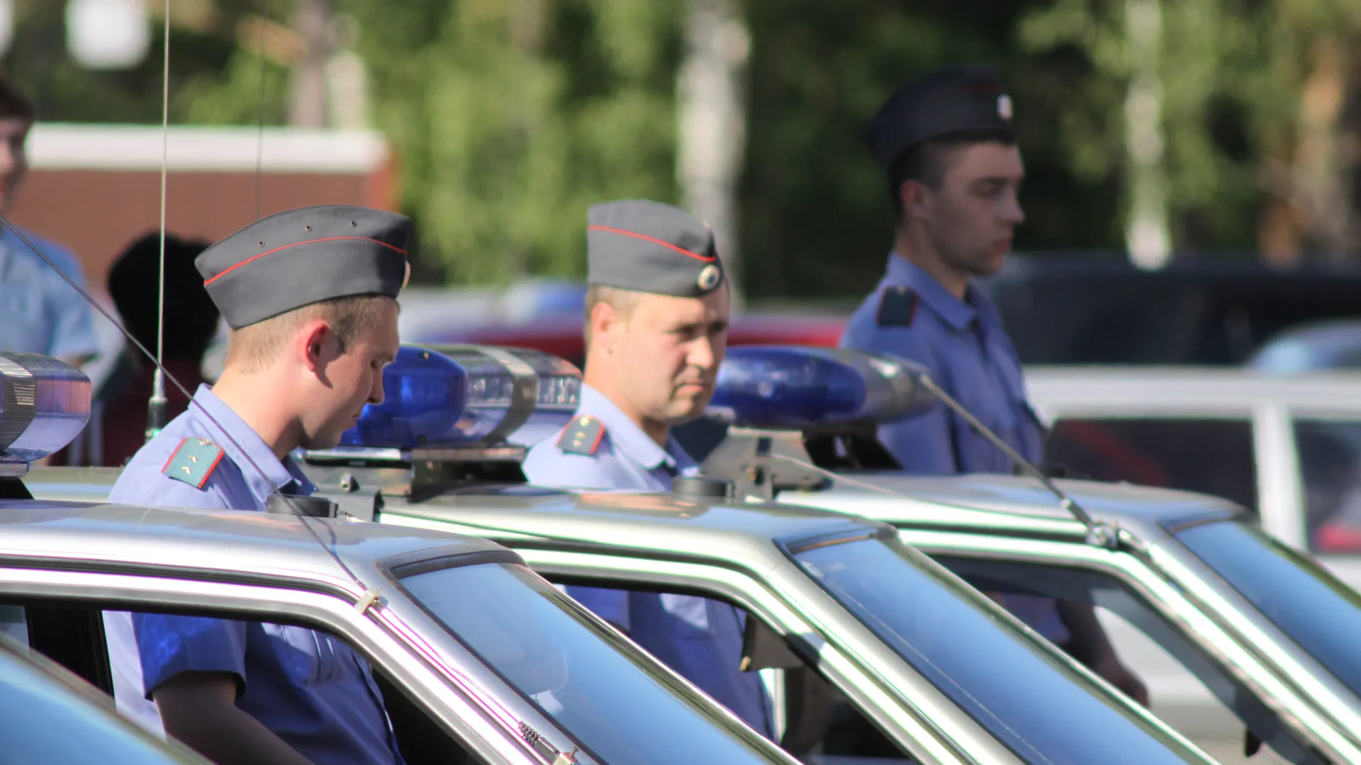 Сотрудники полиции в Дубне