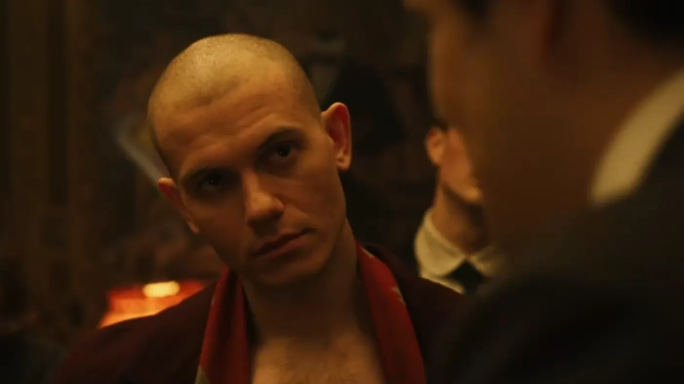 кадр сериала «Карамора»