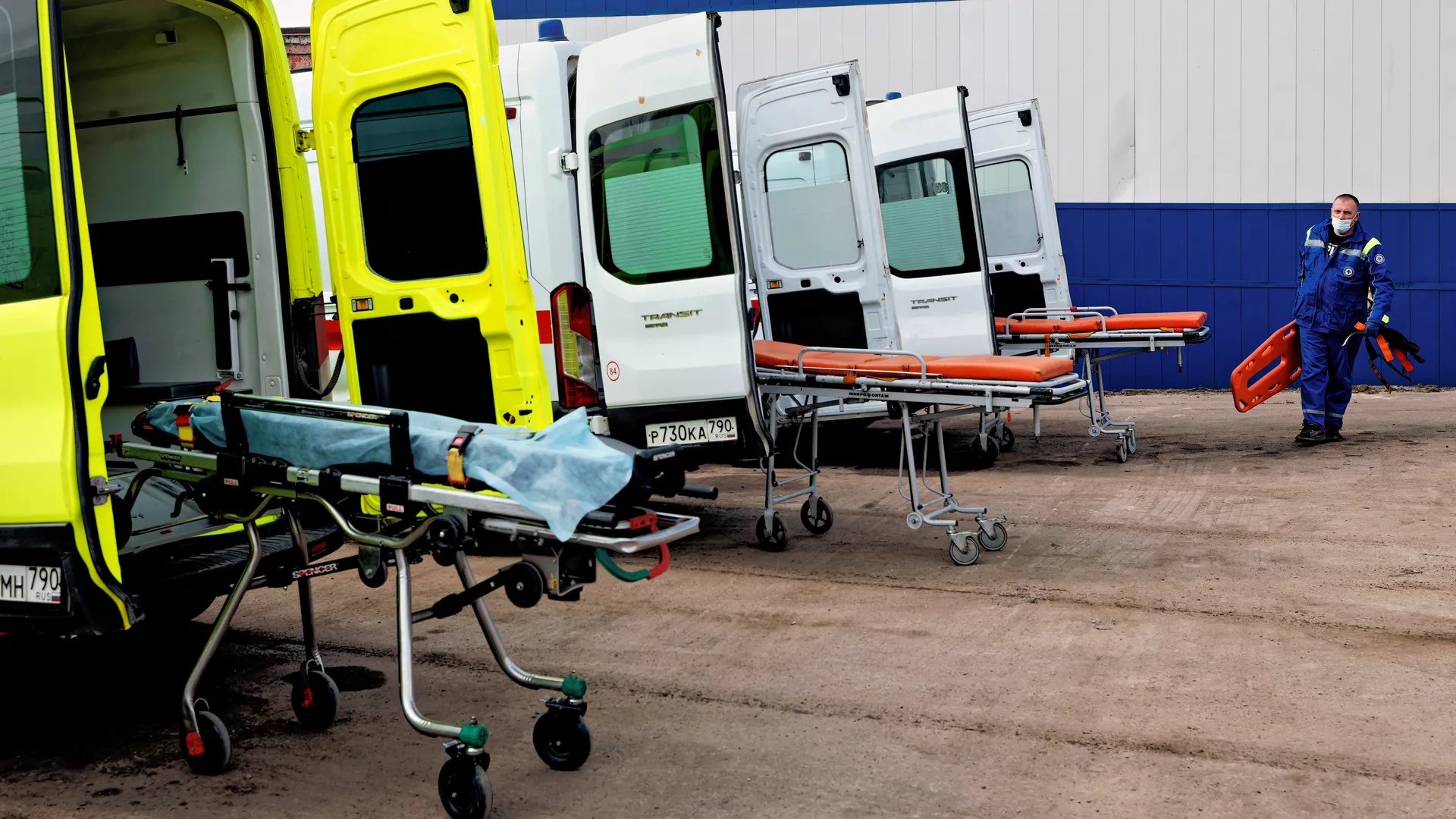 Учения Мособлпожспаса совместно с медициной катастроф по ликвидации последствий массового ДТП в Чехове