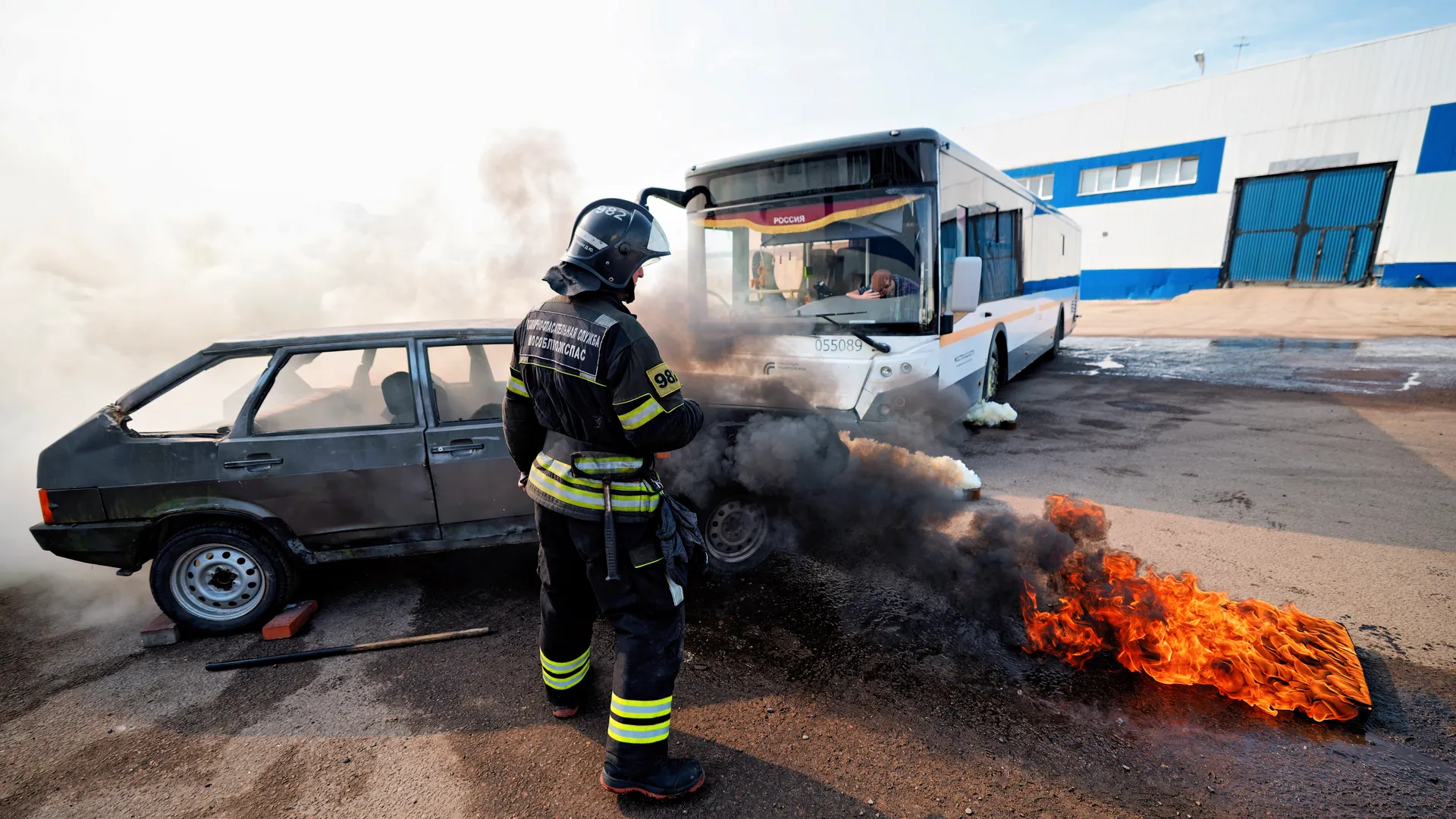 Учения Мособлпожспаса совместно с медициной катастроф по ликвидации последствий массового ДТП в Чехове