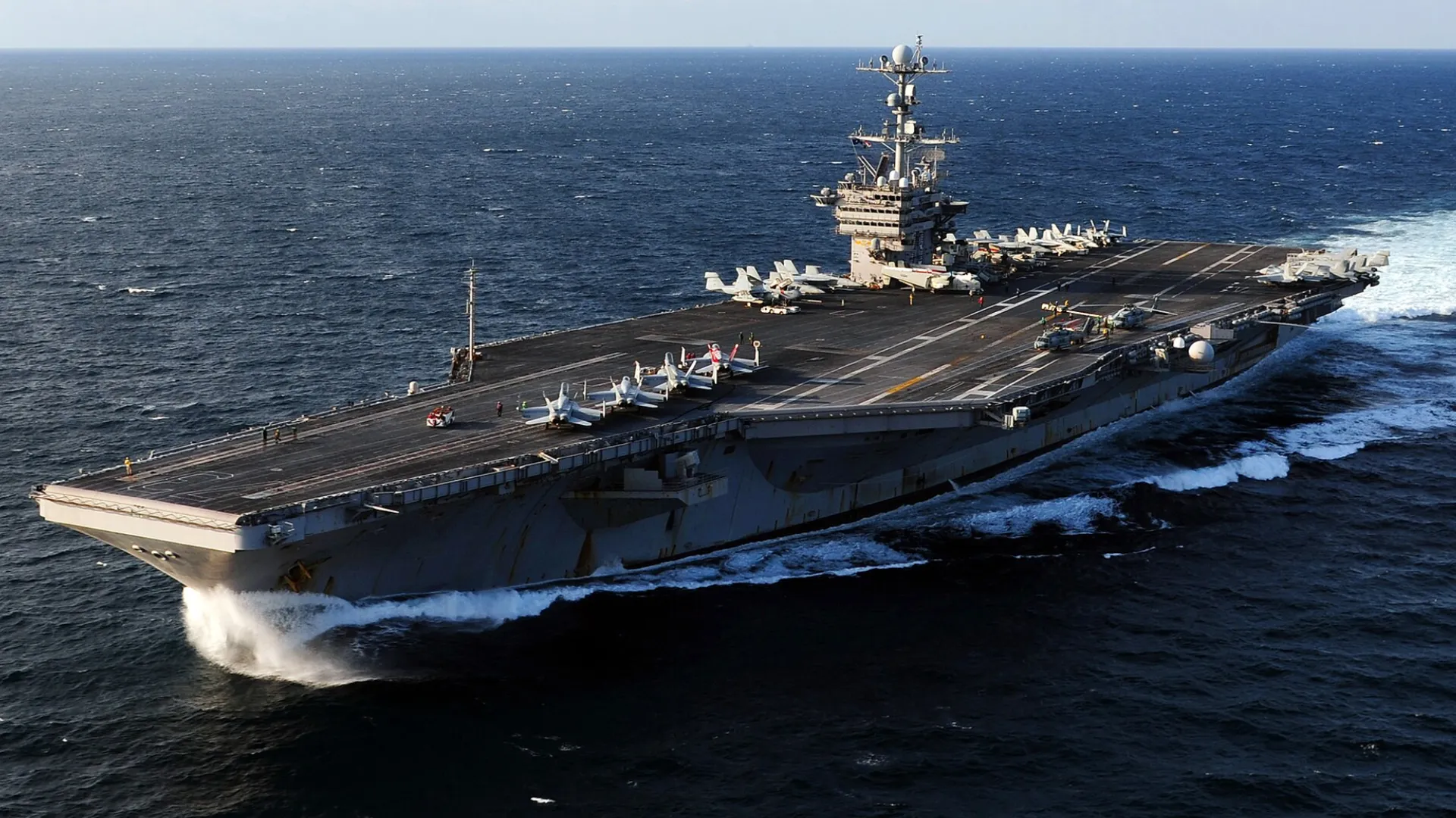 Авианосец USS George Washington / источник: ВМС США
