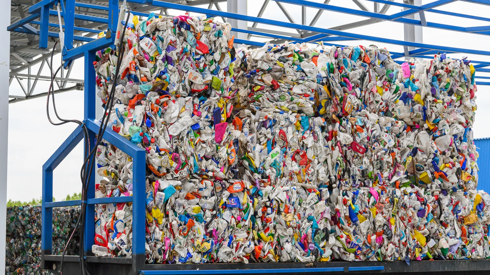 Крупнейший в России завод по переработке полимеров «ЭкоЛайн-ВторПласт»