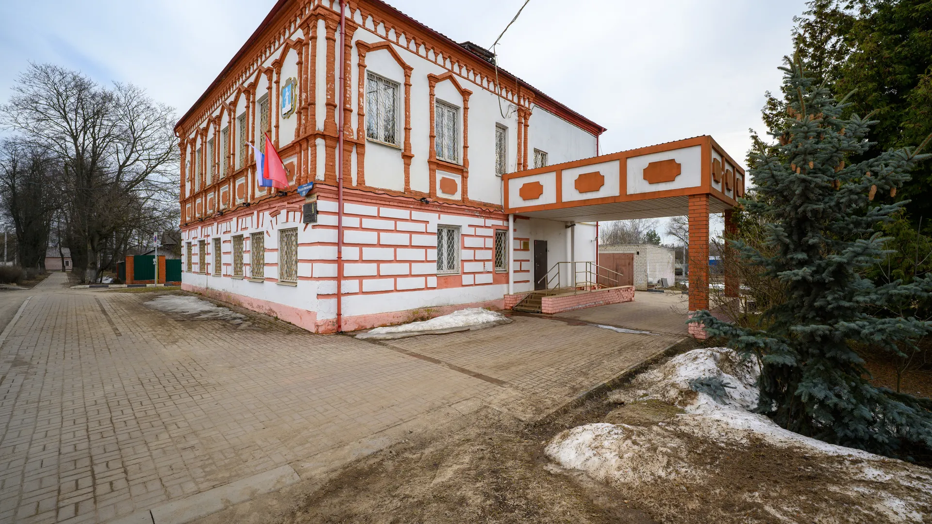 Здание администрации города Дрезна Орехово-Зуевского округа