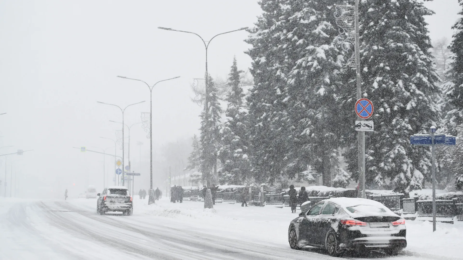 Рекордный снегопад в Москве и Подмосковье