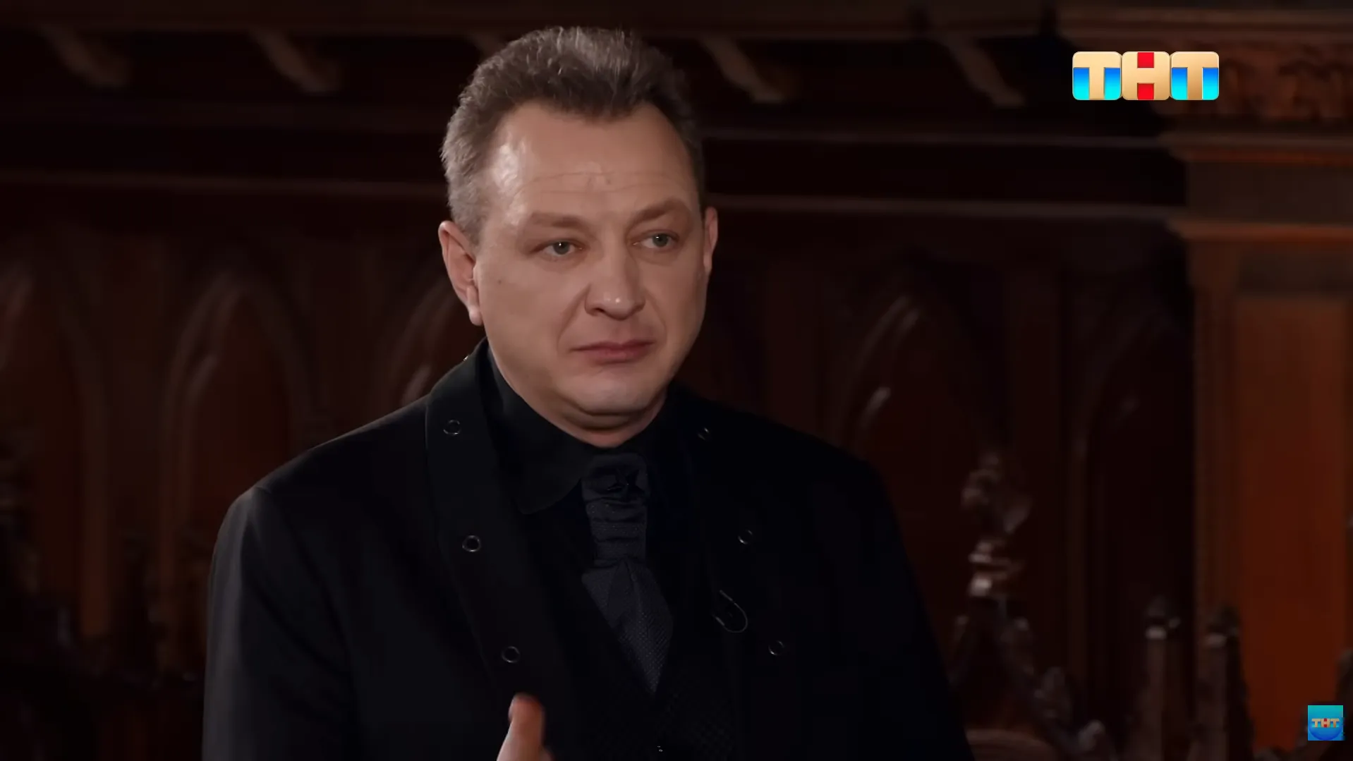 кадр программы «Битва экстрасенсов» на телеканале ТНТ