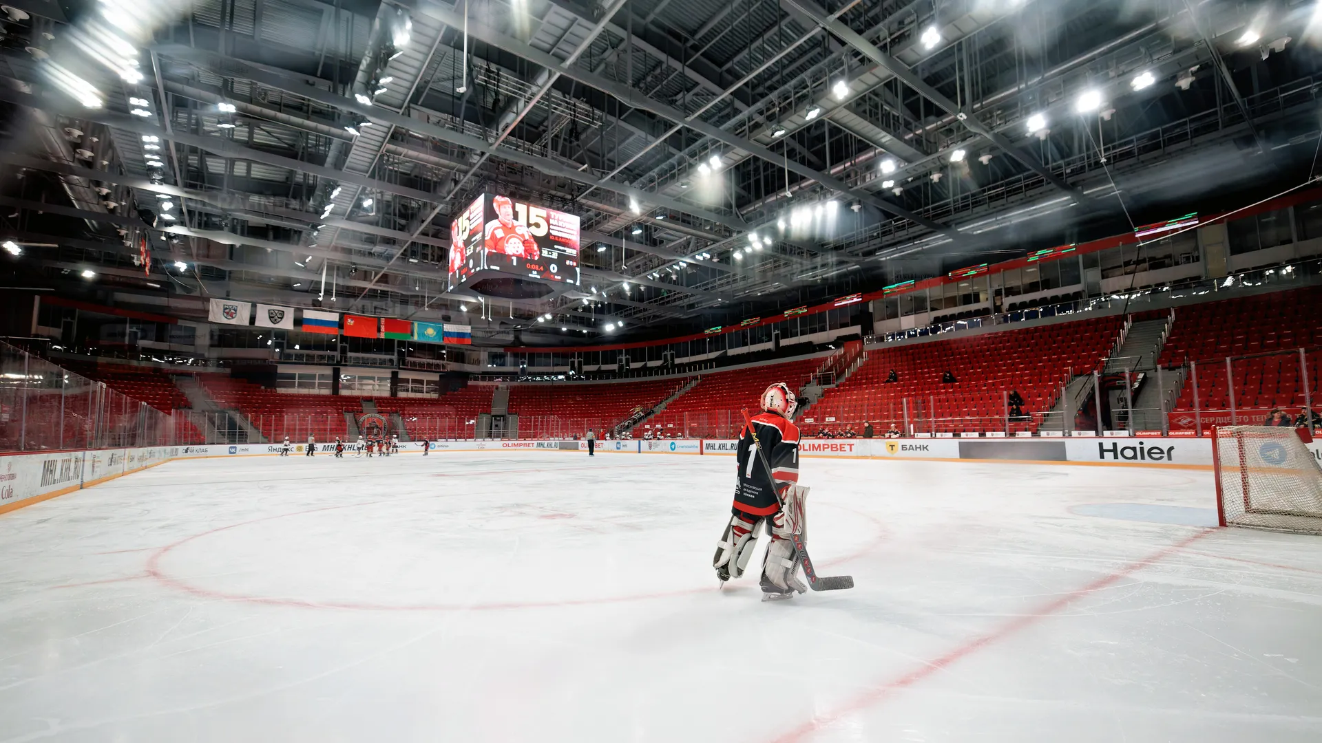 Хоккейный матч за золотую медаль в Кубке Юрия Ляпкина между командами «Спартак» из Москвы и «Витязь» из Подольска