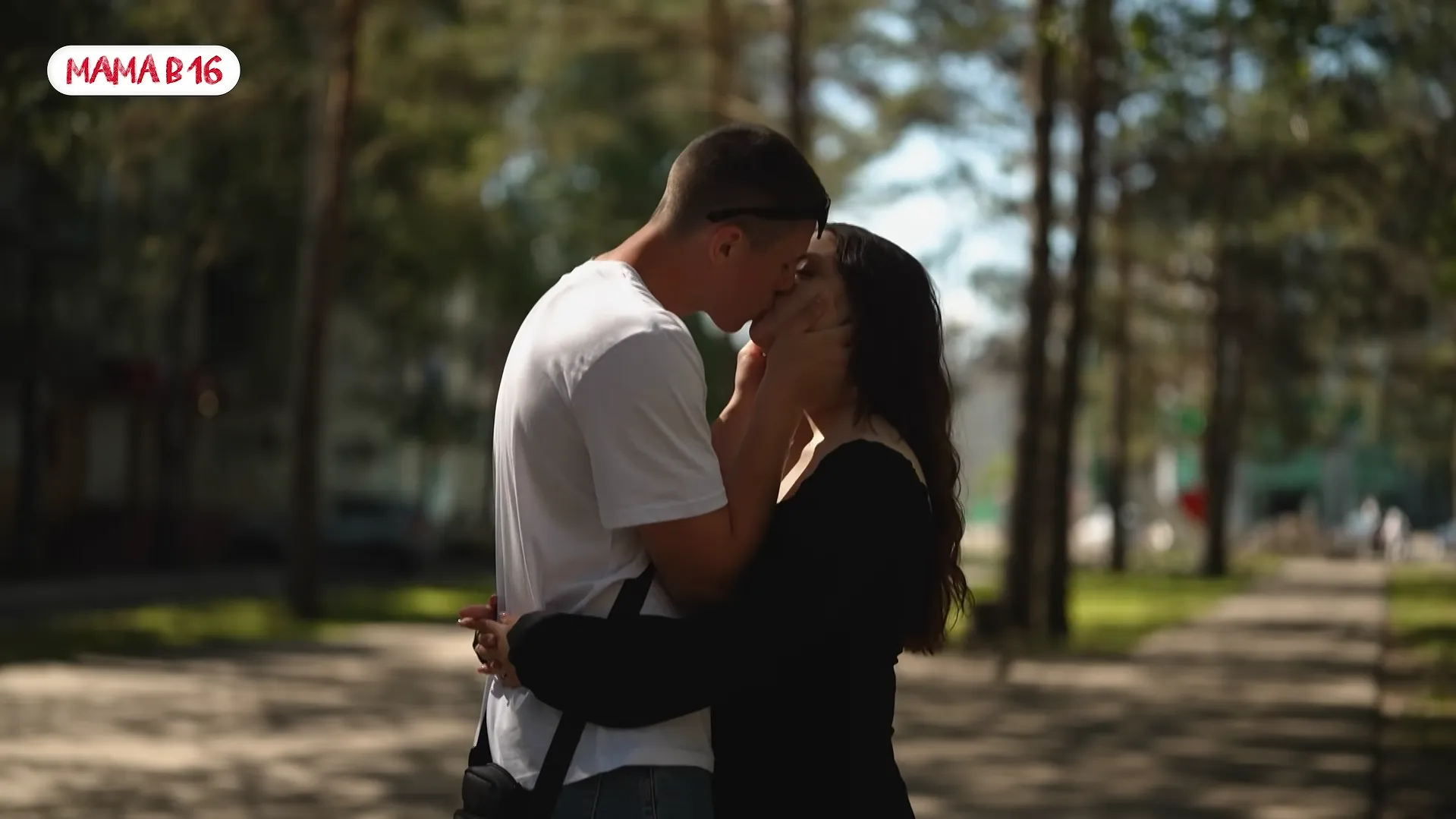кадр реалити-шоу «Мама в 16» на телеканале «Ю»