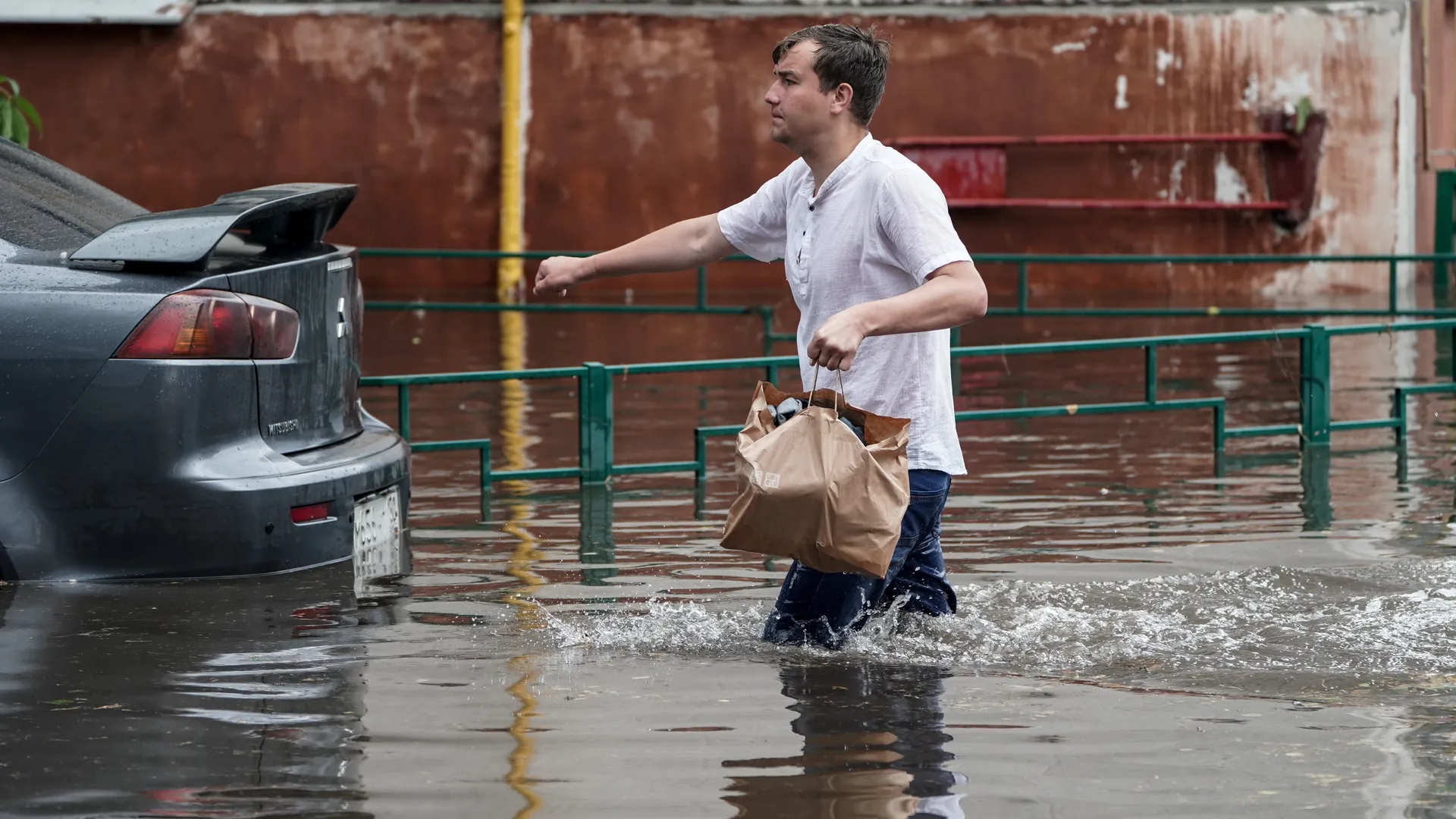 Последствия ливня в Москве