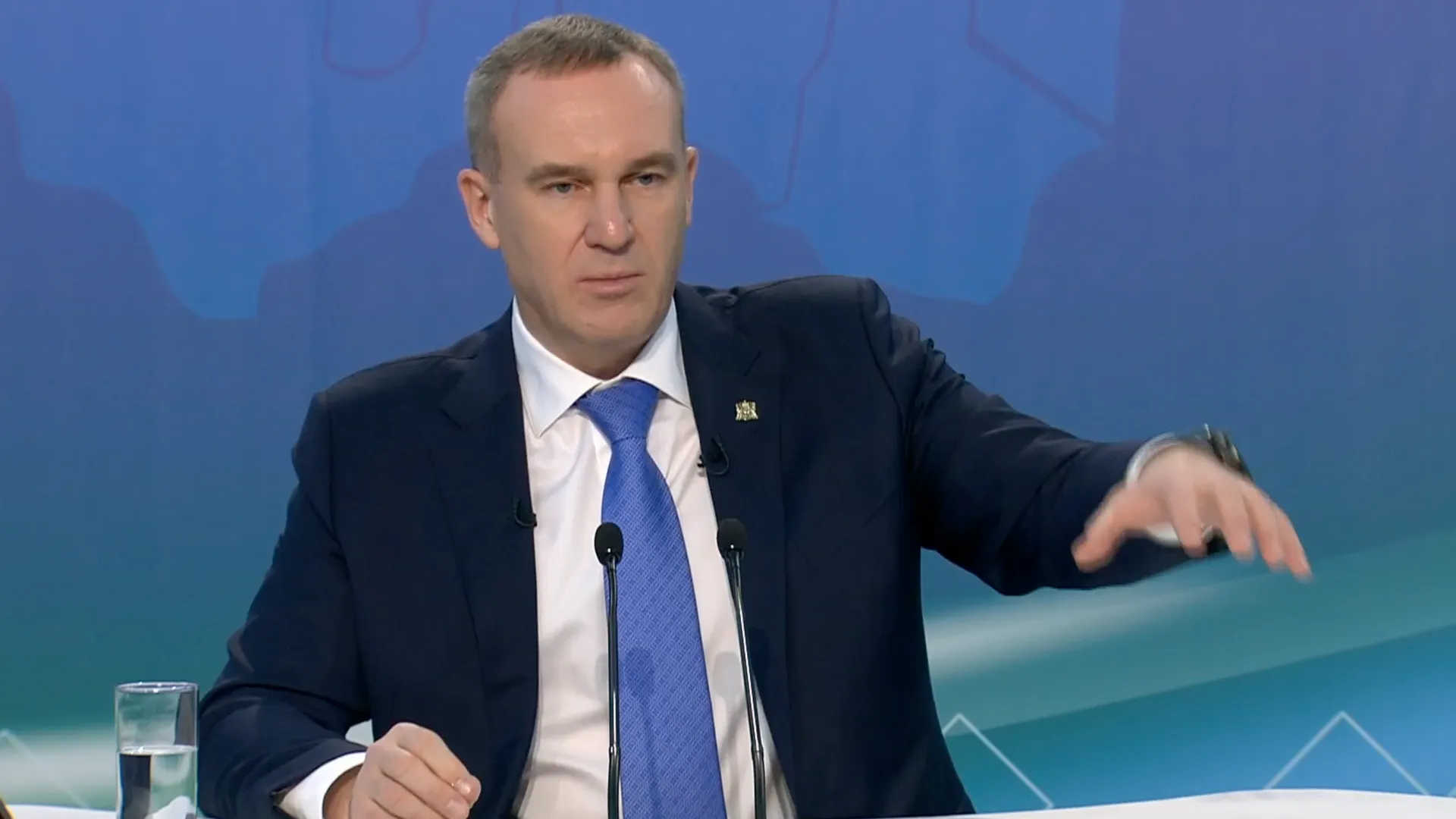 Скриншот с прямой трансляции официальной страницы пресс-службы губернатора