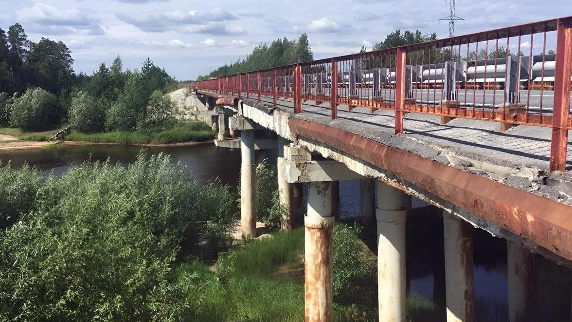 пресс-служба Стройкомплекса Югры. (состояние моста через реку Ампута)