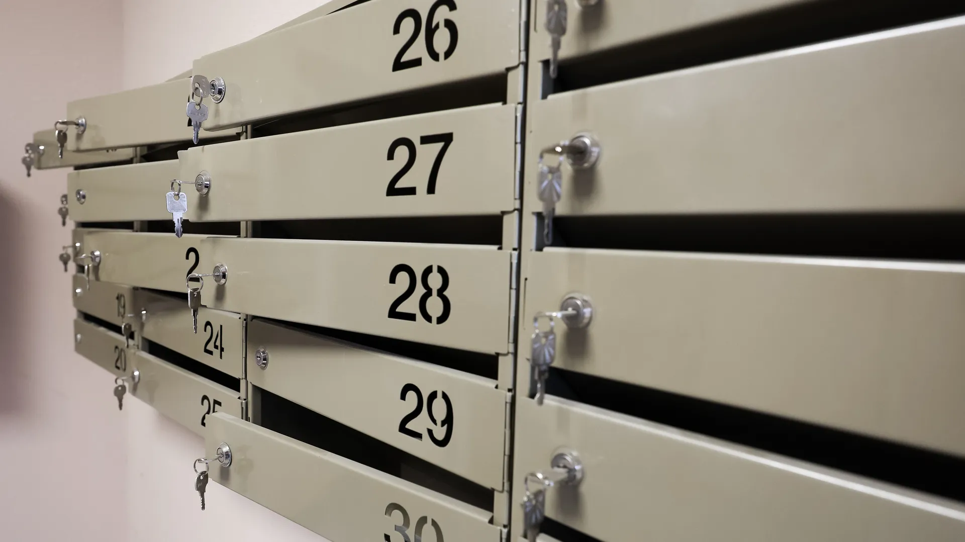 Подъезд в новом доме на 2-м Шаховском проезде в Волоколамске