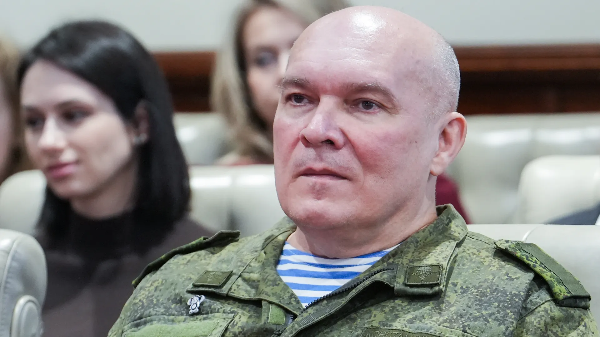 Ветеранам и участникам СВО вручили государственные и областные награды